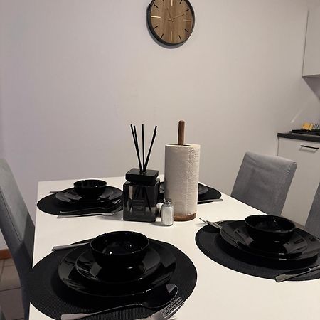 Appartement De Luxe Entierement Renove - Proche Aeroport De Bruxelles, Quartier Chic Extérieur photo